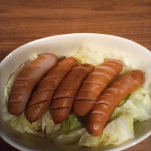 朝食に簡単おかず　レンジでウインナーときゃべつ蒸し